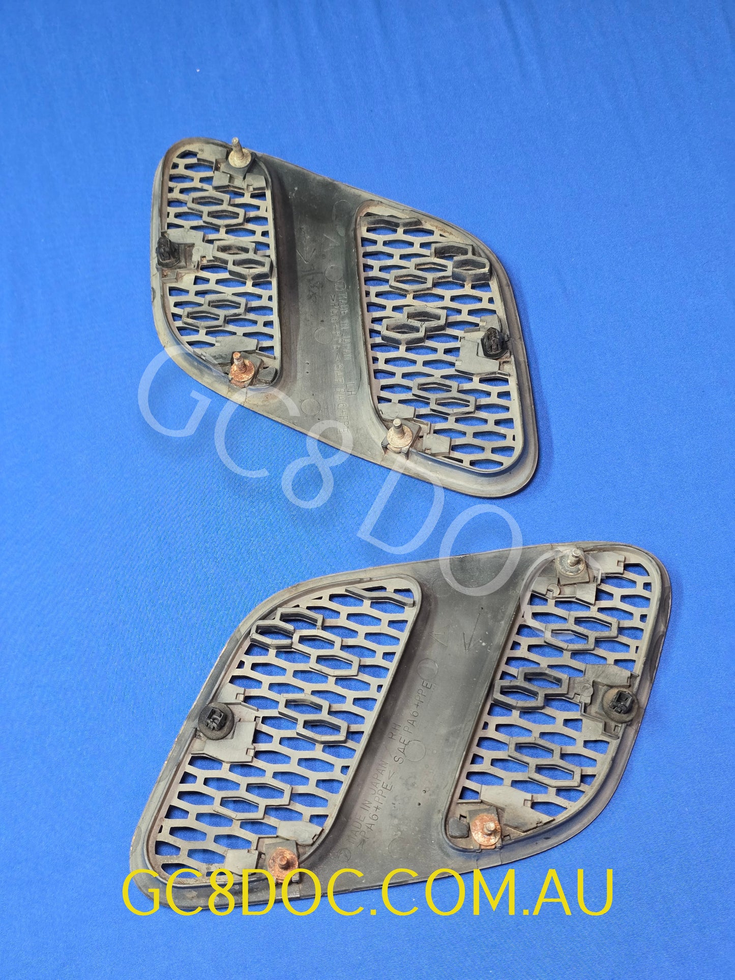 [USED] Subaru Impreza 97-00 GC8-GF8-GM8 WRX STI Bonnet Vents Grill Set 90821FA050NN / 90821FA060NN