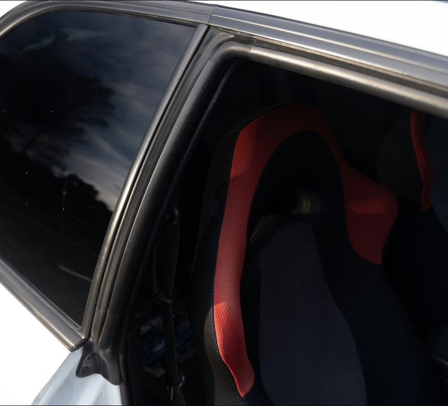 Window Seals Set For Subaru Impreza GM8 97-00 OEM P/N 62770FA020 / 62770FA030